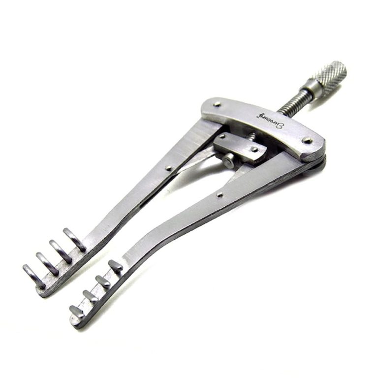 Alm Retractor 2 3/4" 2 1/4" Spread 1/8" Prongs Alm Retractor 2 3/4" 2 1/4" Spread 1/8" Prongs